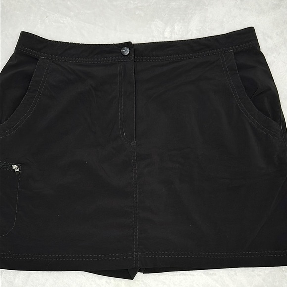L. L. Bean Women's Black Skort Outdoor Active Hiking 14 - Picture 1 of 12